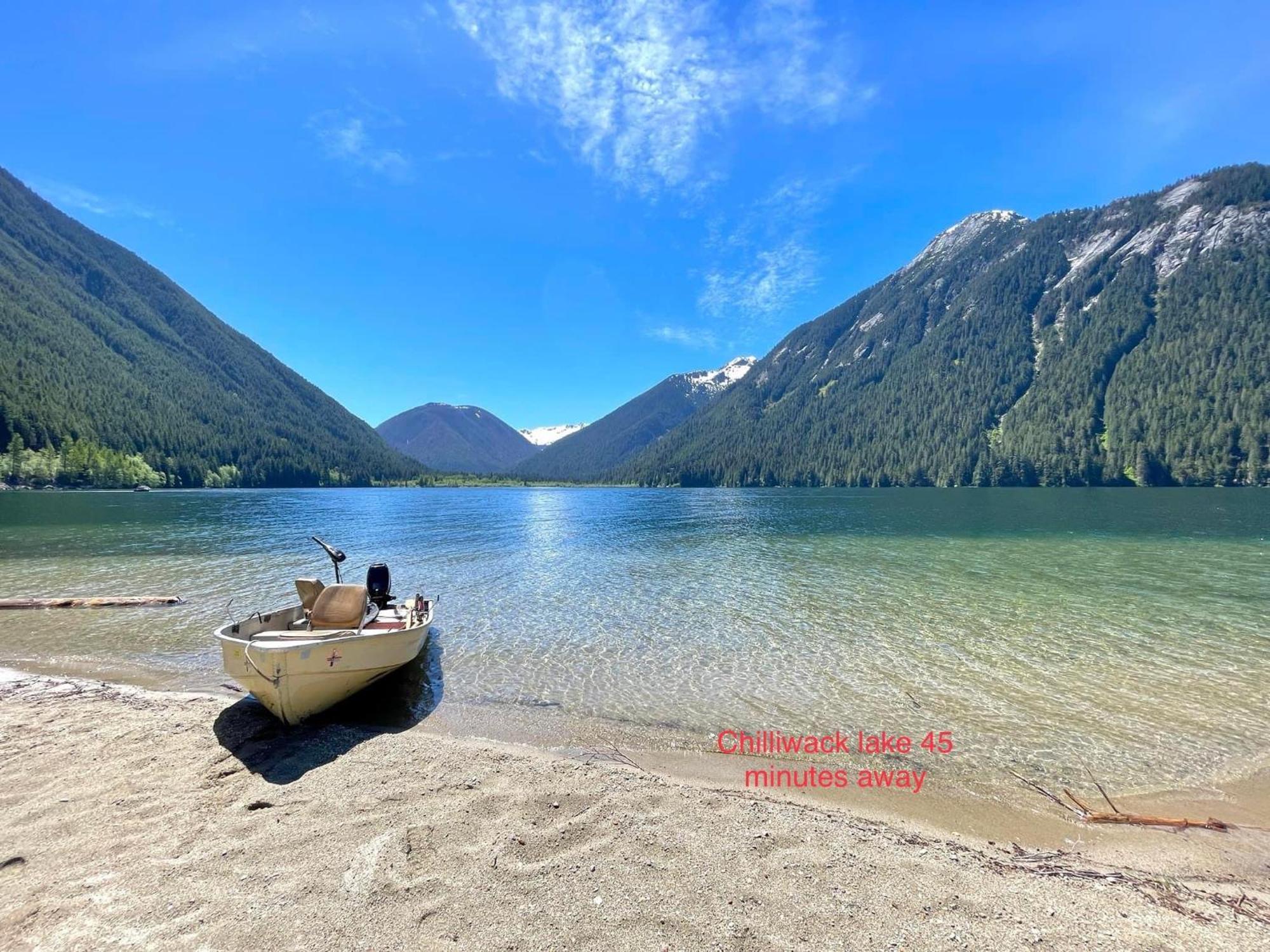 Private 2 Bedrooms Suite Near Hwy 1, Cultus Lake, Heritage Park, Fishing, Coliseum Chilliwack Exteriör bild